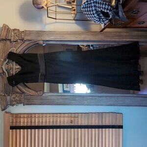 Black Lace mermaid evening gown with satin detail - Small